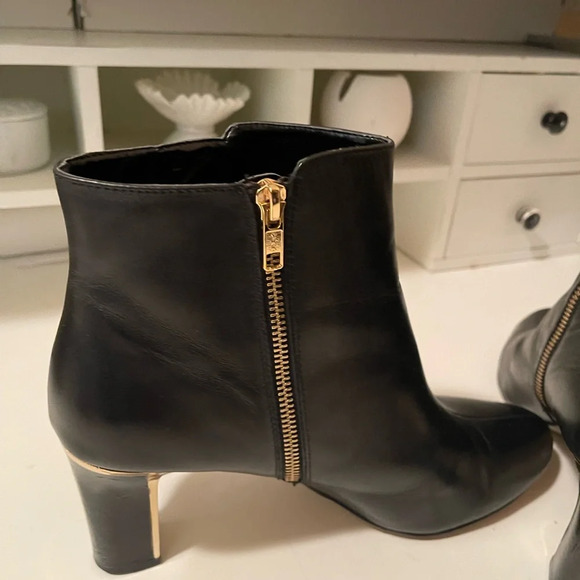 Anne Klein gorgeous boots with gold design heels - Picture 6 of 15